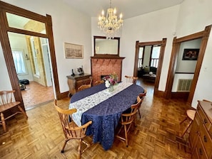 Dining - NEW-Large Groups, Center of Town: UNION HAUS (New Braunfels)