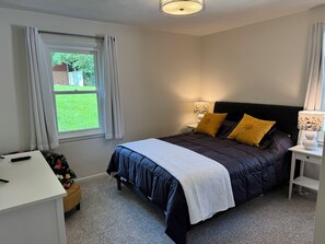2 bedrooms, iron/ironing board, free WiFi, bed sheets