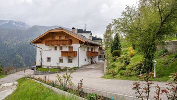 Esterni