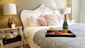 2 bedrooms, individually decorated, individually furnished, free WiFi
