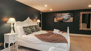 3 bedrooms, individually decorated, individually furnished, free WiFi