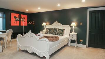 3 bedrooms, individually decorated, individually furnished, free WiFi