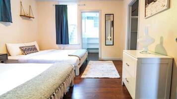 2 bedrooms, iron/ironing board, WiFi, bed sheets