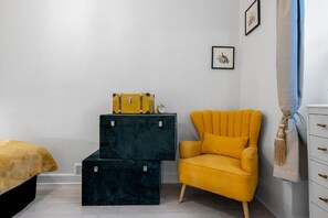 1 chambre, fer et planche à repasser, lit parapluie, Wi-Fi gratuit