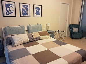 1 Schlafzimmer, Schreibtisch, Bügeleisen/Bügelbrett, Reisekinderbett