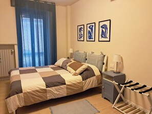 1 bedroom, desk, iron/ironing board, travel cot - Cozy apartment near CityLife - Milan (Milano)