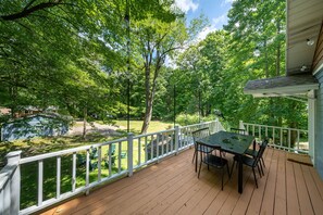 Outdoor dining - Sauna, hot tub, pet friendly, & 1/2 mile to lake (Coloma)