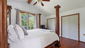 3 bedrooms, travel cot, free WiFi, bed sheets