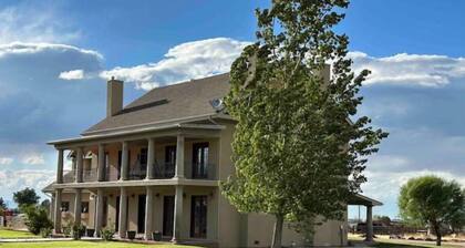 Updated Guest Suite in Southern Mansion-Style Home