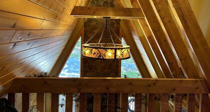 Bear Creek Lodge: By First Lake, Ride from Cabin