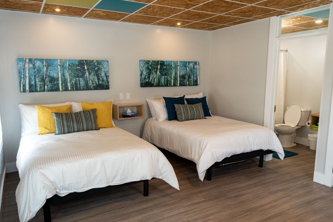 1 habitación, tabla de planchar con plancha, wifi gratis y ropa de cama 