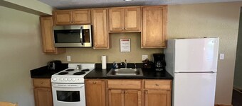Tahquamenon Suites Lodging - One-Bedroom Suite # 1