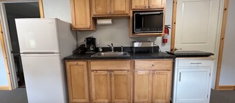 King Family Suite - Tahquamenon Suites Paradise MI