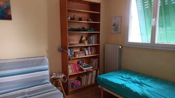 3 chambres, fer et planche à repasser, Wi-Fi, draps fournis