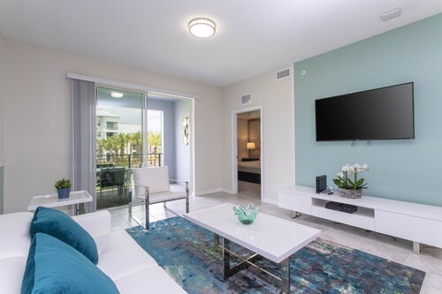 Resort apartment with pool view in Kissimmee