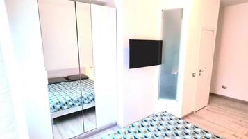 2 Schlafzimmer, BĂŒgeleisen/BĂŒgelbrett, WLAN, BettwĂ€sche