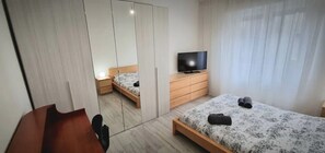 2 bedrooms, iron/ironing board, WiFi, bed sheets - Fantastic Apartment Milan!!! (Milano)