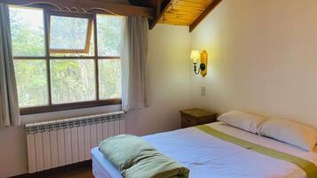 5 bedrooms, WiFi, bed sheets