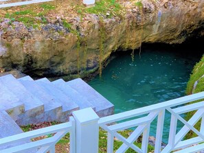 المنطقة المحيطة بالمنشأة