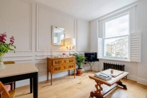 Living area - Luxury flat on Fulham/Chelsea border (London)
