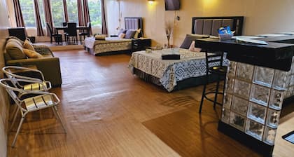 Cozy studio near rest,malls,beaches, attractions, plenty of secure parking.