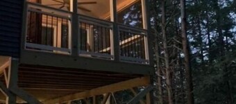 Sugar River Treehouse -relaxing escape among the trees on the serene Sugar River