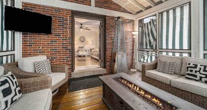 Beautiful 1920s Historic Home with Screened Porch‼️