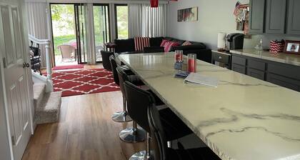 Family-sized Condo, 20 minutes to Indiana University & 5 minutes to Lake Monroe