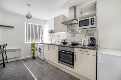 Leicester - Apartment - Sleeps 6 - 97ws