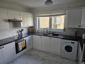 Leilighet | Eget kjøkken | Kjøleskap, mikrobølgeovn, ovn og kokeplater