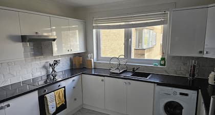 Snug - Colquhoun Square Apartment