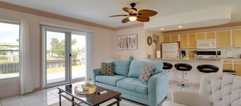 Pet-Friendly Port Charlotte Home w/ Canal Access!