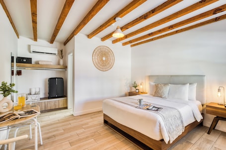 Doppia Standard | Una cassaforte in camera, con stile personalizzato. Beach House by ULIV