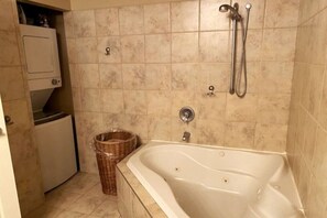 Bathtub, hair dryer - Red Rob #5 Red Mountain (Rossland)