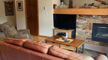 Télévision, cheminée