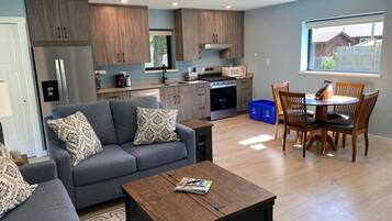 Televisión y chimenea