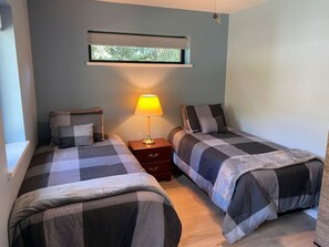 2 chambres, fer et planche à repasser, Wi-Fi, draps fournis