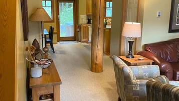 Televisión, chimenea y videojuegos