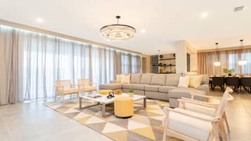 Huis | 9 slaapkamers, een bureau, internet