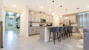 Huis | 9 slaapkamers, een bureau, internet