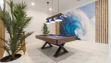 House | 8 bedrooms, Internet