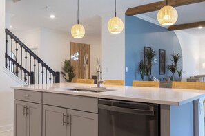 8 bedrooms, Internet - Gorgeous 8B 7BA Melbournbeach w Pool Dock Beach (Melbourne Beach)