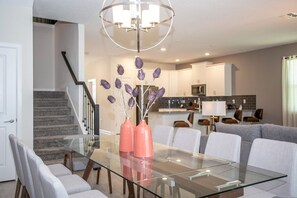 Casa | 9 habitaciones, escritorio y internet 