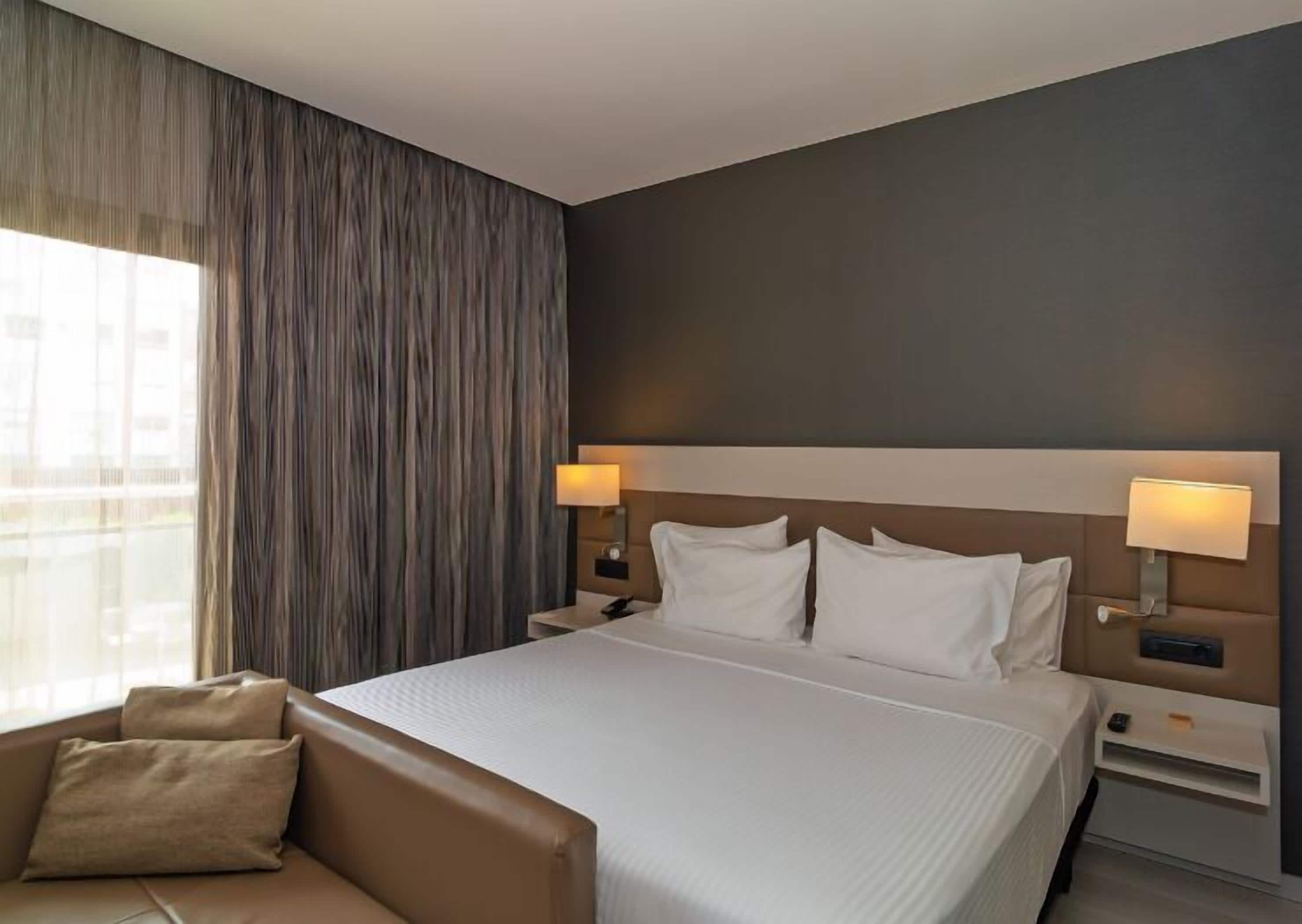 Minibar, in-room safe, desk, laptop workspace