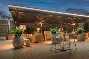 Outdoor dining - SH Colon Valencia Hotel (Valencia)