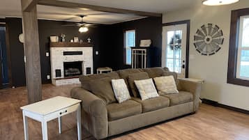 Smart TV, fireplace, DVD player, books