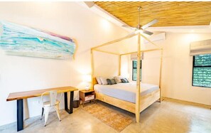 3 slaapkamers, een kluis op de kamer, een bureau