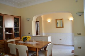 تناول الطعام