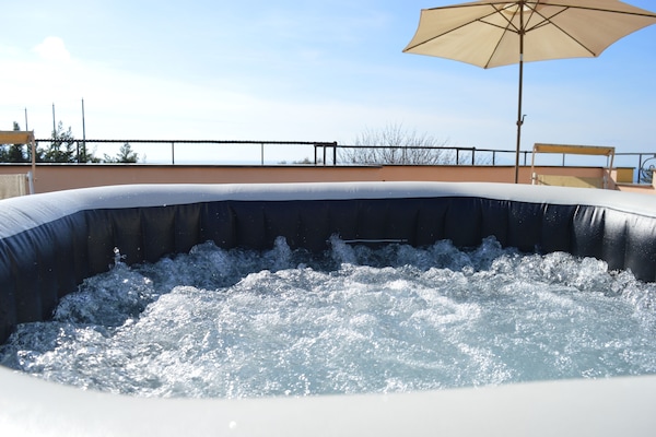 Bain à remous extérieur