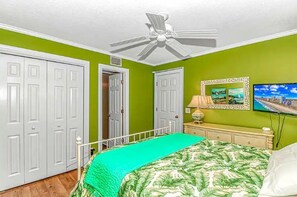 2 chambres, fer et planche à repasser, Wi-Fi, draps fournis